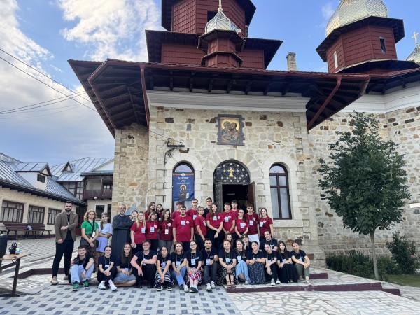 „Abia aștept să cresc mare, doamna, să mă fac ascorean ca dumneavoastră.” , culese din Tabăra „Dăruind vei dobândi” – Filioara 2025